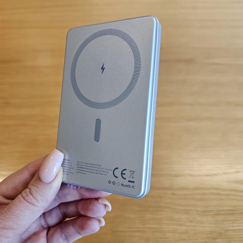Slim Magnetic Wireless Power Bank 5000mAh thumbnail 13
