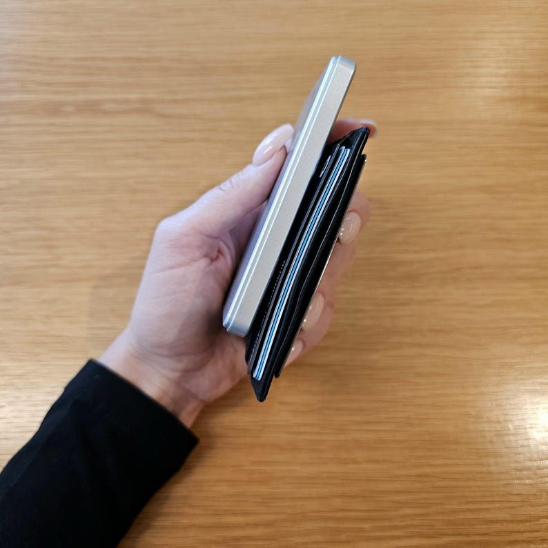 Slim Magnetic Wireless Power Bank 5000mAh thumbnail 15