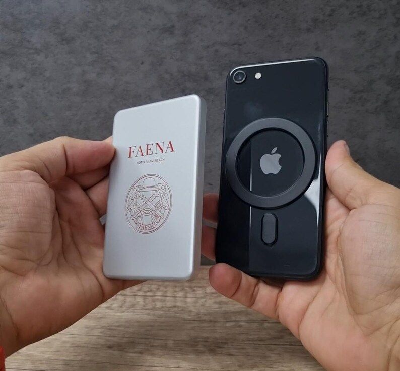 Slim Magnetic Wireless Power Bank 5000mAh thumbnail 2