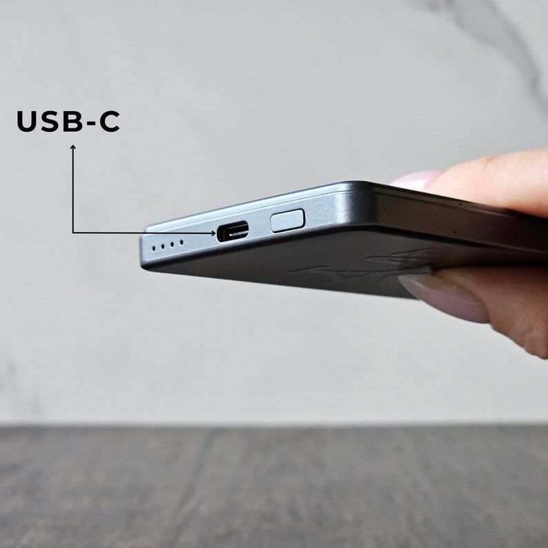 Slim Magnetic Wireless Power Bank 5000mAh thumbnail 3
