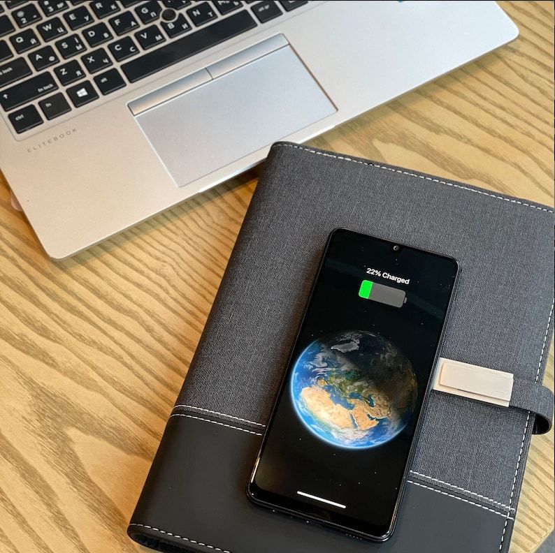 Smart Notebook A5 with Wireless Charger 8000mAh & 32GB Flash Drive thumbnail 2
